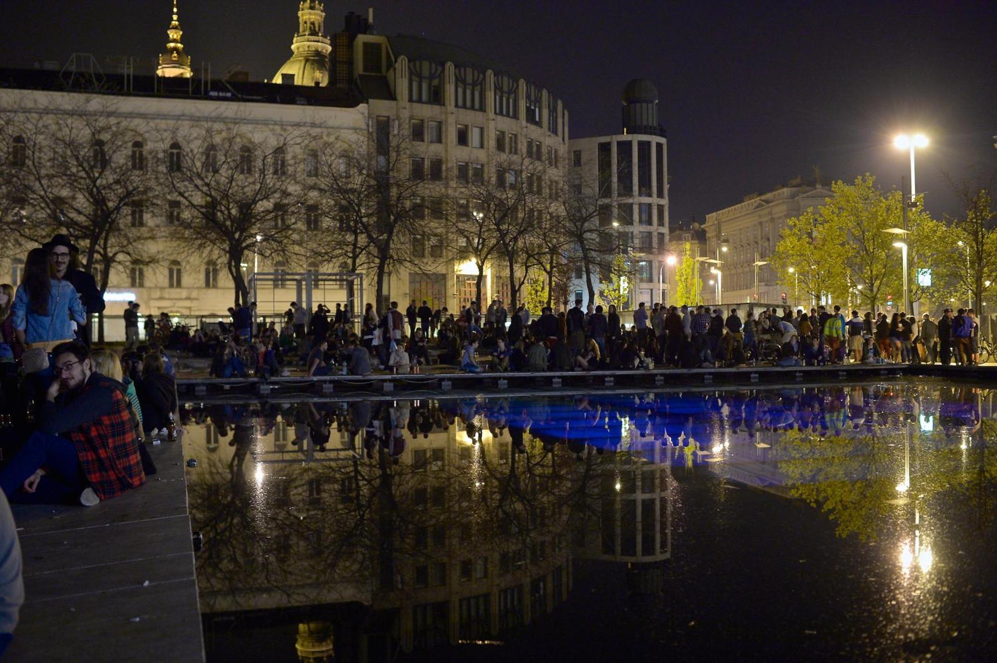 Rainbow Pearl Apartment At St Stephen' S Basilica Budapeste Exterior foto